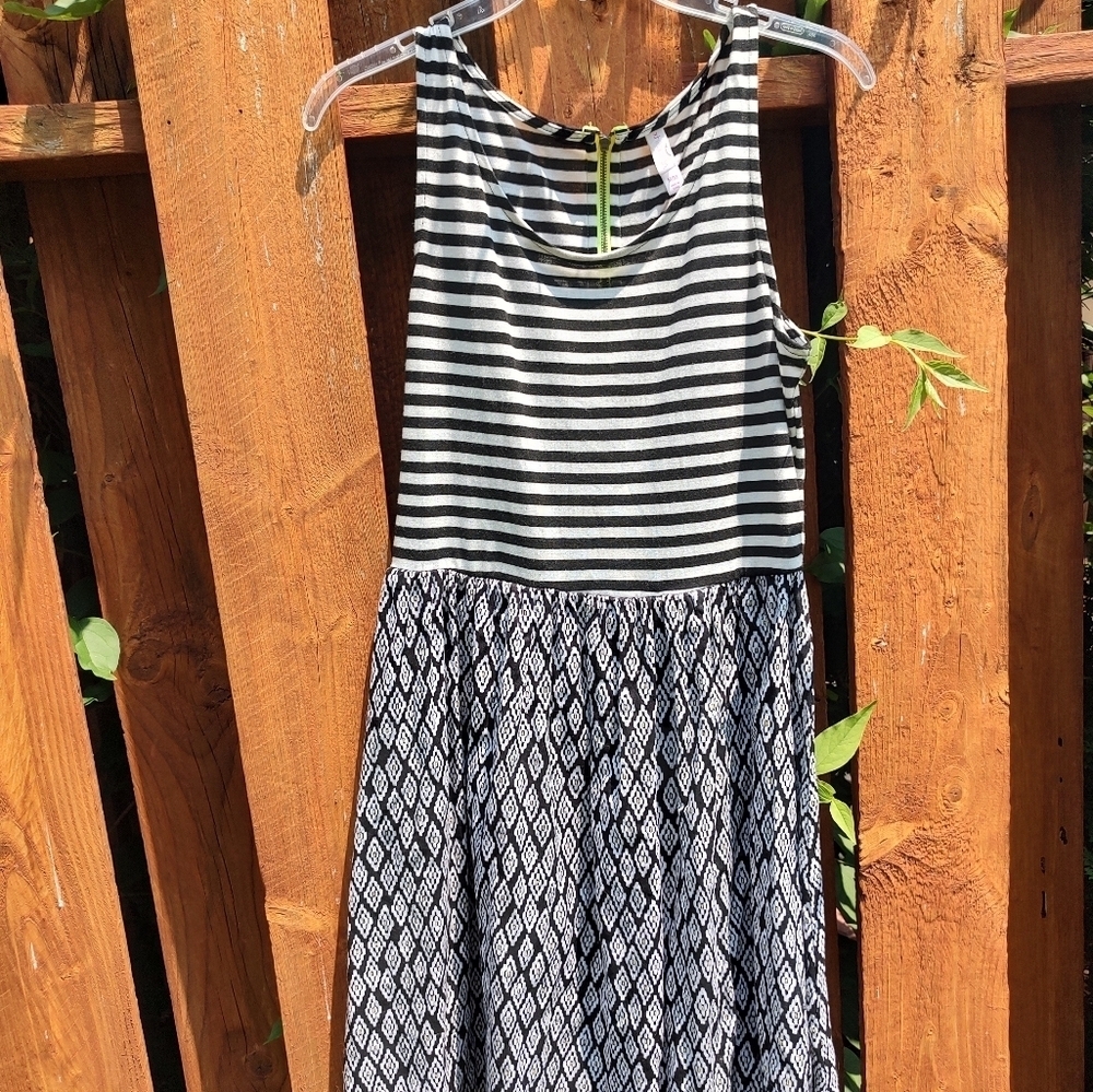 💥3/$20 xhilaration Medium Summer Dress! - Picture 3 of 9